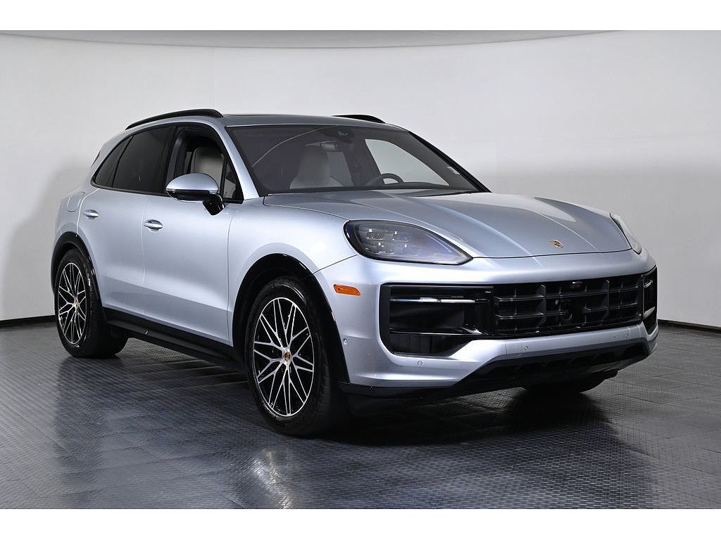 2025 Porsche Cayenne GTS