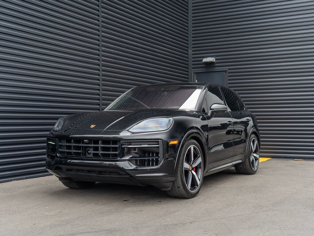 2025 Porsche Cayenne GTS