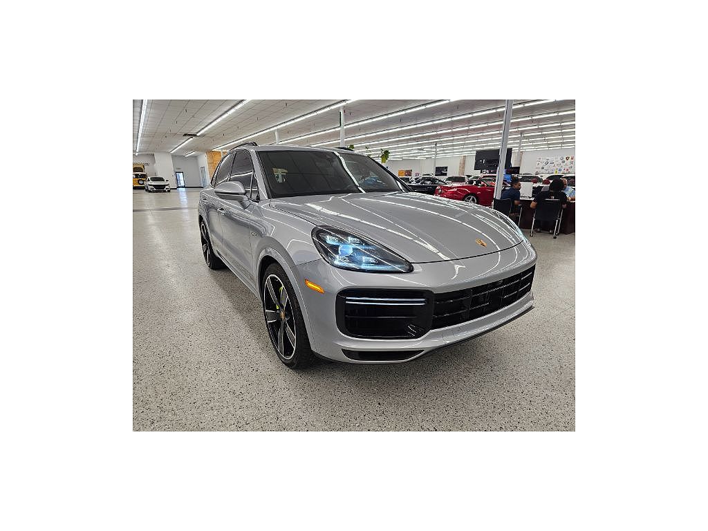 2022 Porsche Cayenne Turbo S E-Hybrid