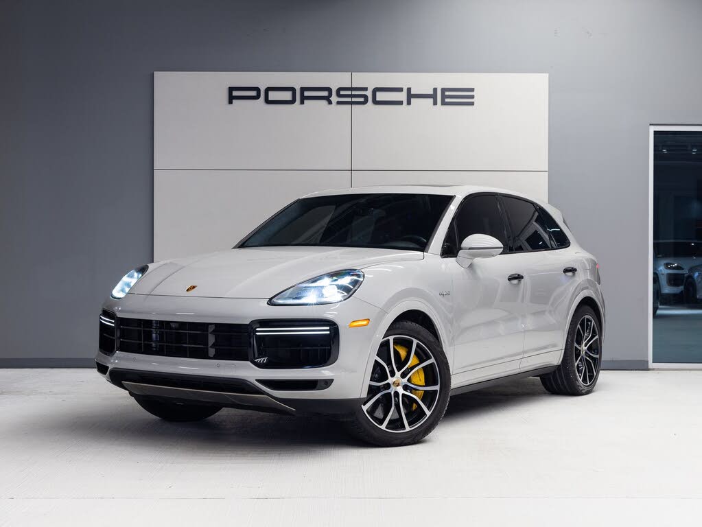 2022 Porsche Cayenne Turbo S E-Hybrid