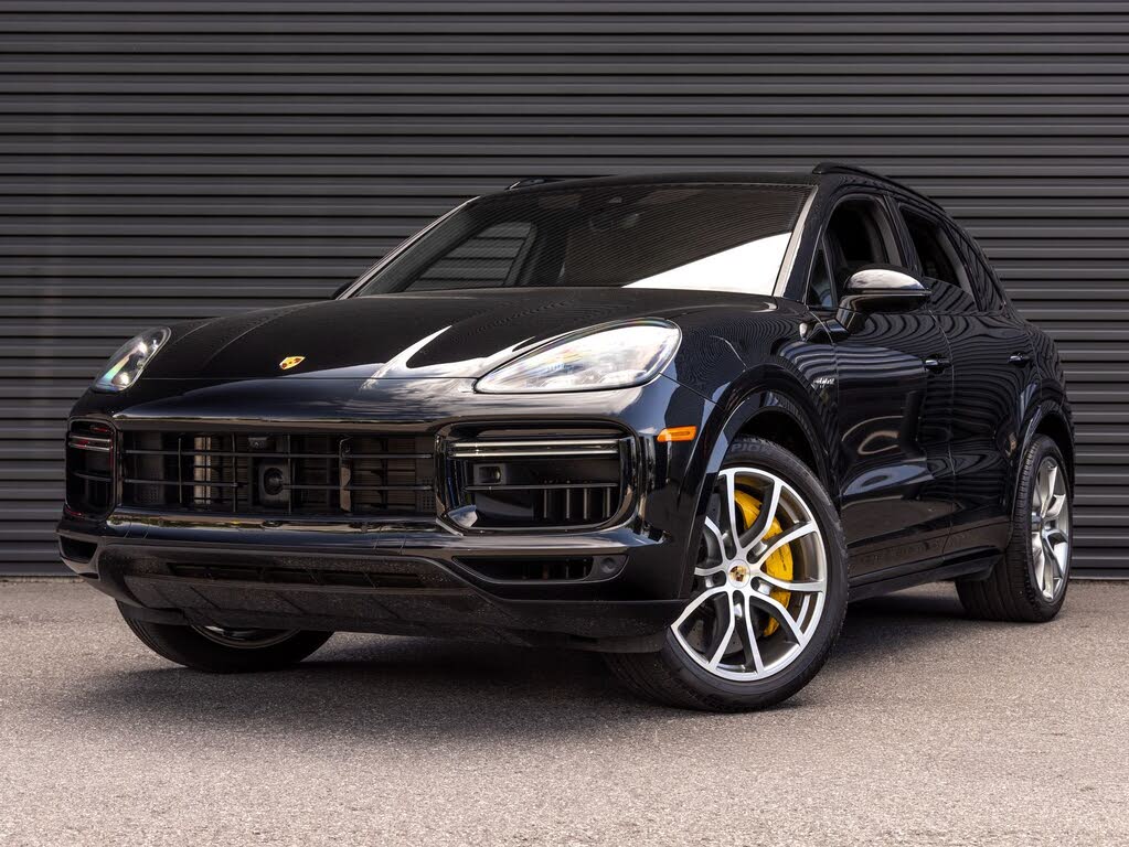 2023 Porsche Cayenne Turbo S E-Hybrid