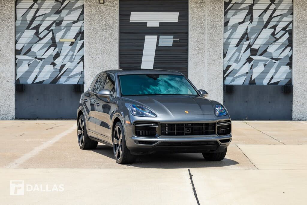 2023 Porsche Cayenne Turbo S E-Hybrid