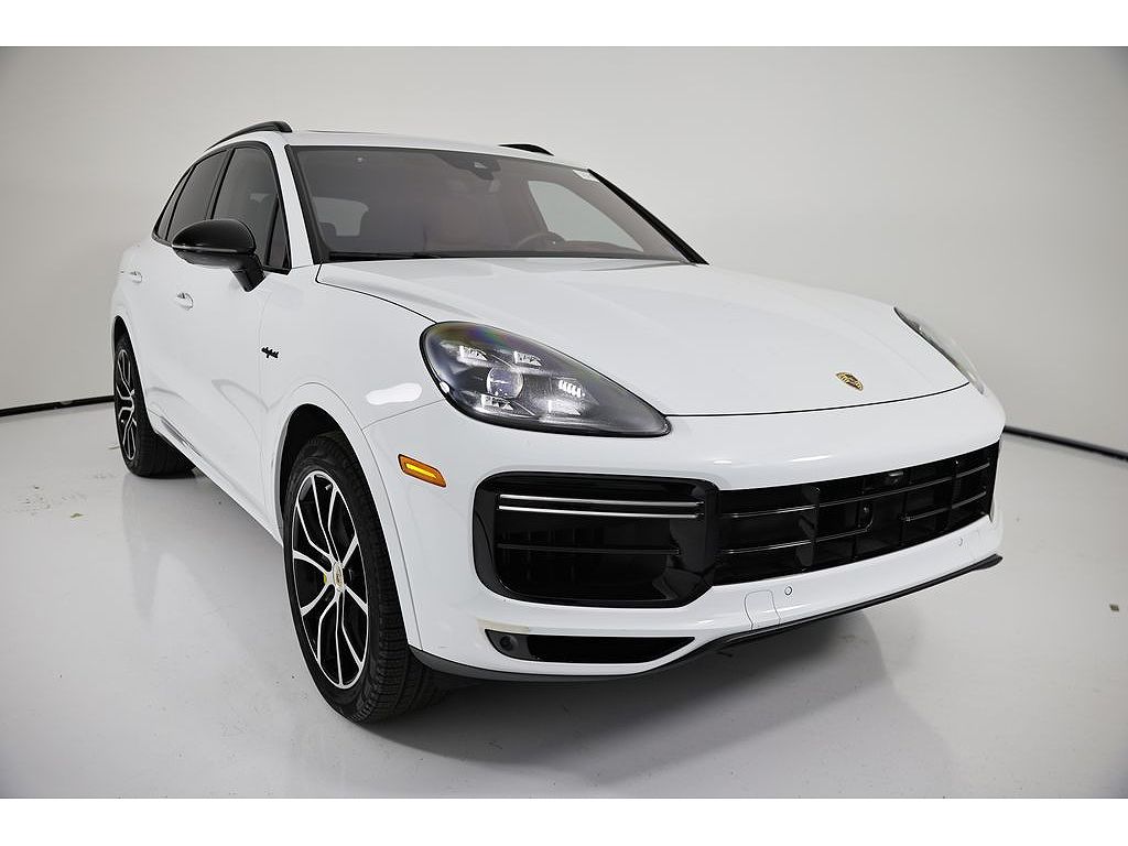 2023 Porsche Cayenne Turbo S E-Hybrid