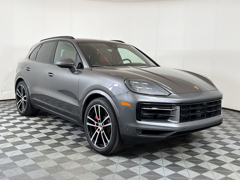 2025 Porsche Cayenne S