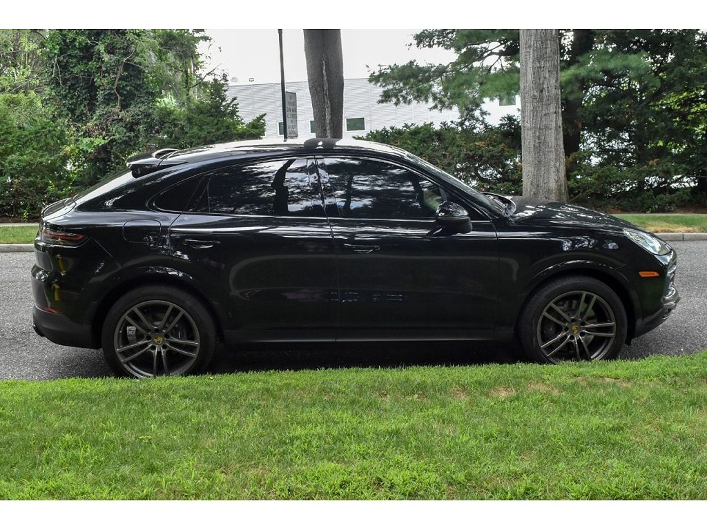 2022 Porsche Cayenne Coupe Base Platinum Edition