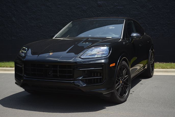 2025 Porsche Cayenne Coupe GTS