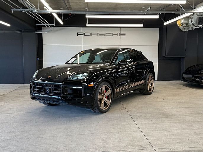 2025 Porsche Cayenne GTS