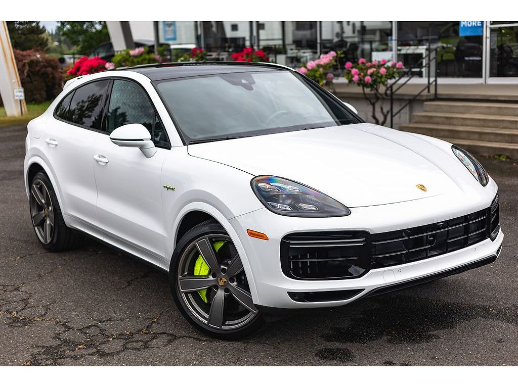 2023 Porsche Cayenne Turbo S E-Hybrid