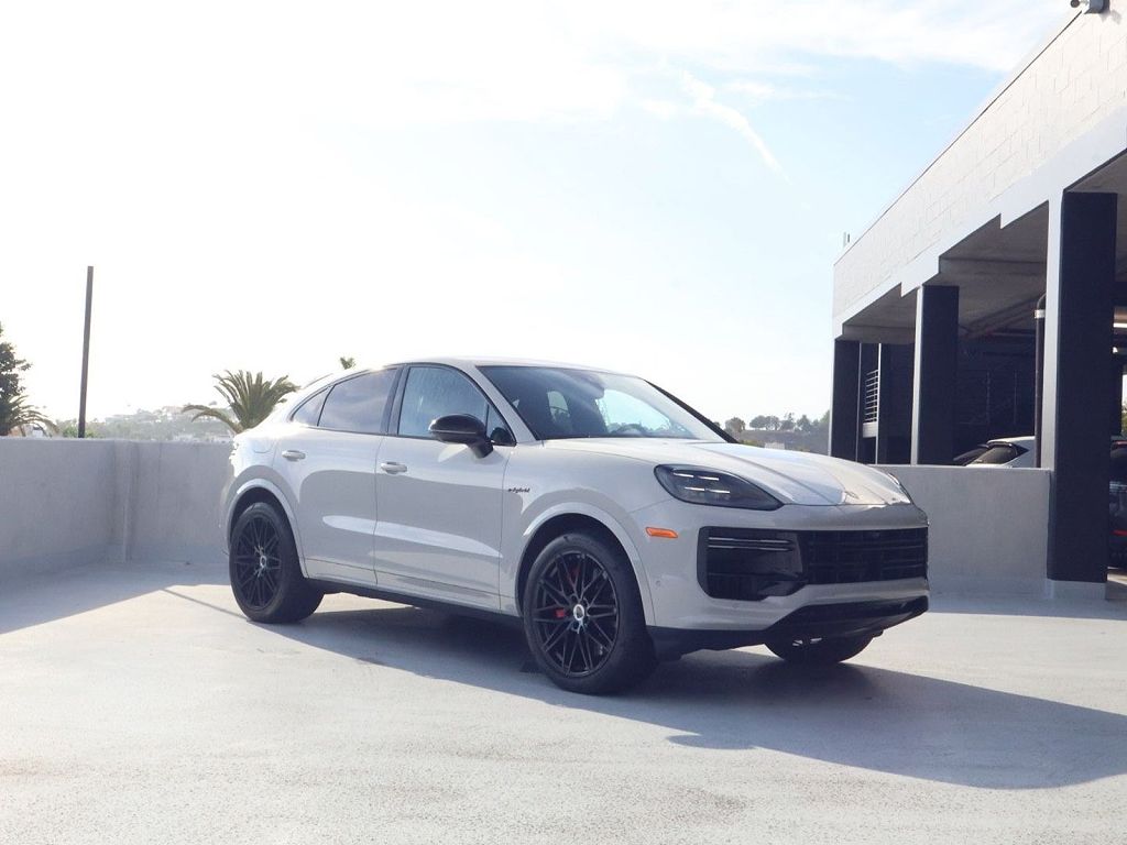 2025 Porsche Cayenne Turbo E-Hybrid