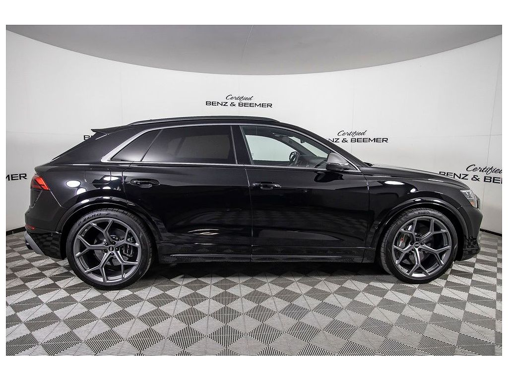 2025 Audi RS Q8 performance