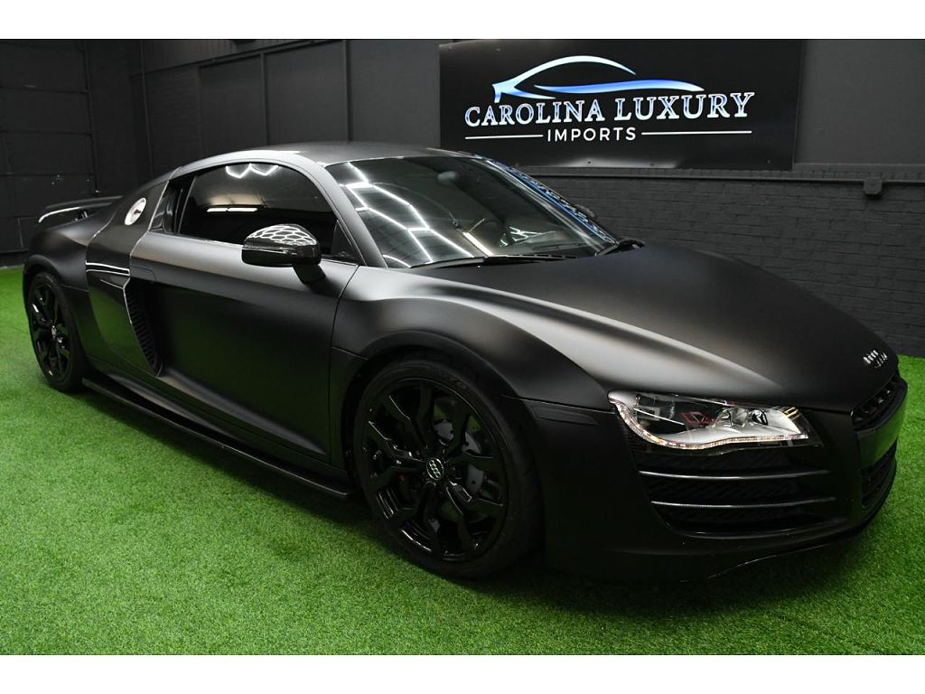 2010 Audi R8 5.2 Coupe quattro with Auto R tronic
