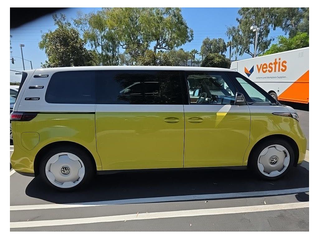 2025 Volkswagen ID. Buzz photo 1