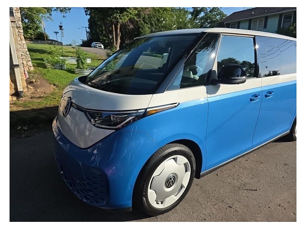 2025 Volkswagen ID. Buzz photo 1