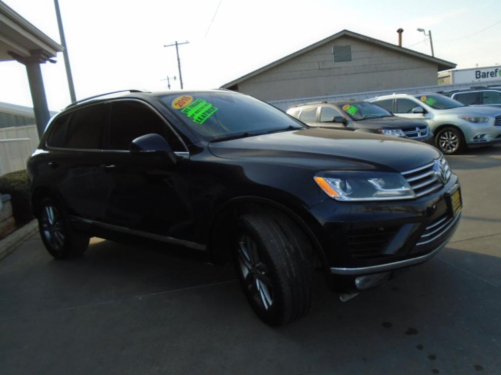 2016 Volkswagen Touareg VR6 Sport
