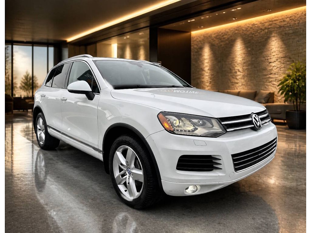 2014 Volkswagen Touareg V6 Sport
