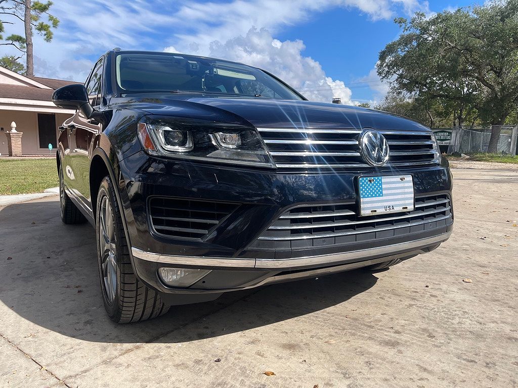 2016 Volkswagen Touareg VR6 Lux