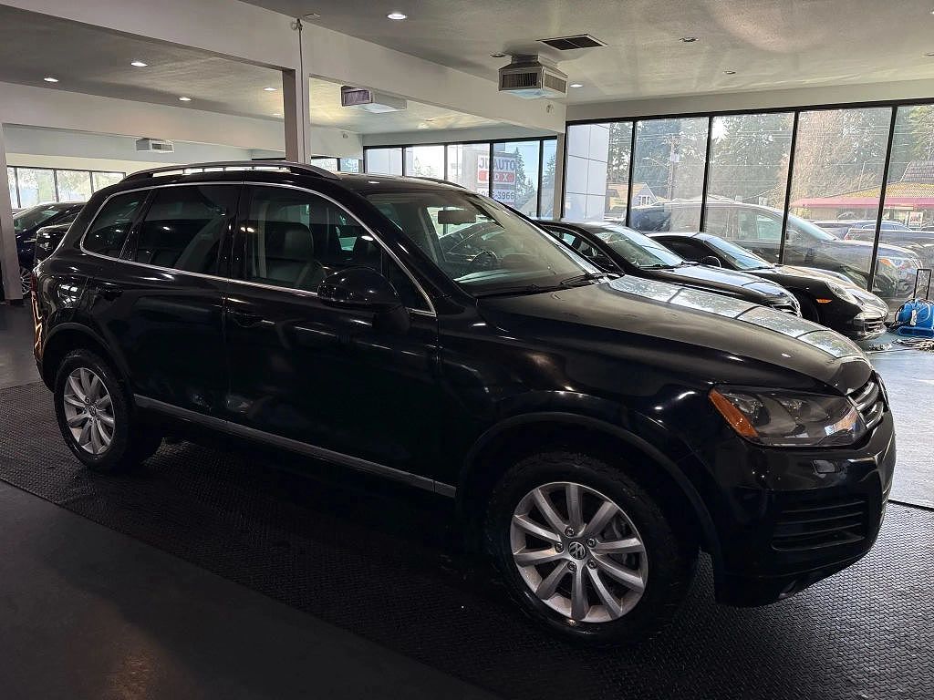 2014 Volkswagen Touareg V6 Sport