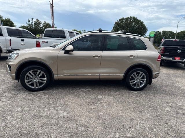 2016 Volkswagen Touareg VR6 Lux