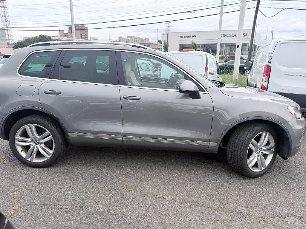 2012 Volkswagen Touareg TDI Sport