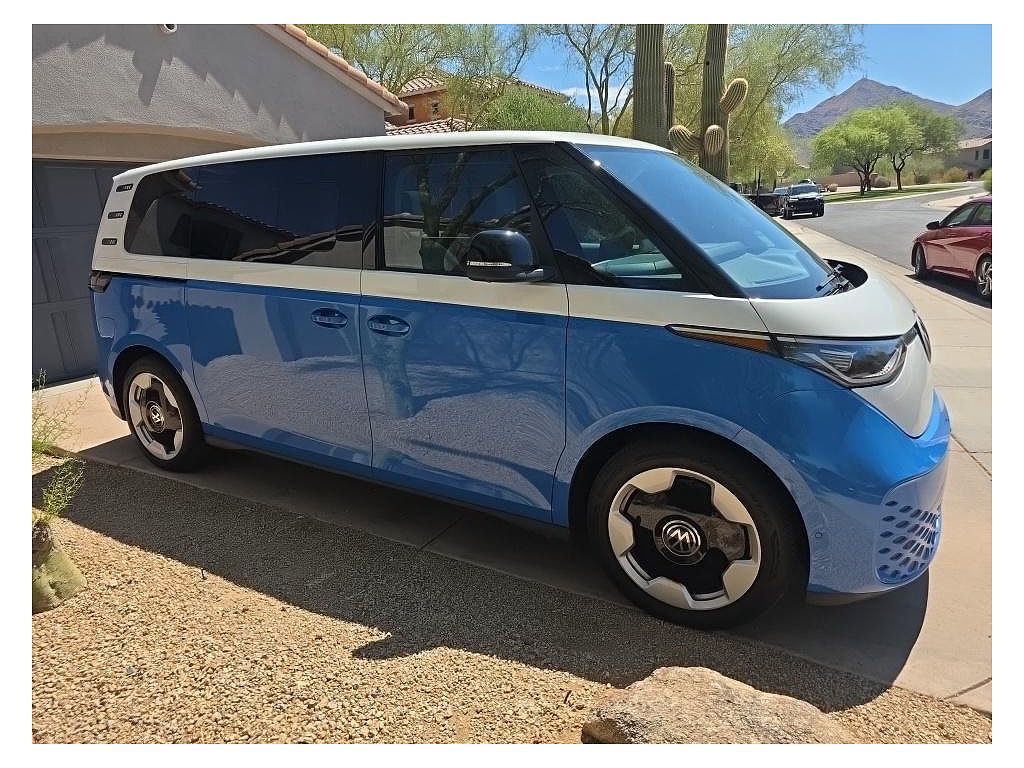 2025 Volkswagen ID. Buzz photo 1