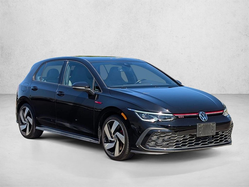 2022 Volkswagen Golf SE