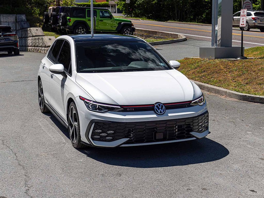 2025 Volkswagen Golf GTI 2.0T SE