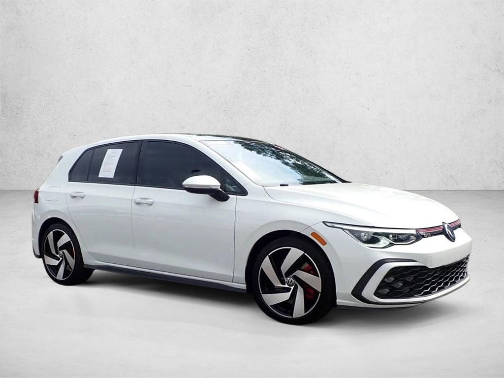 2022 Volkswagen Golf SE