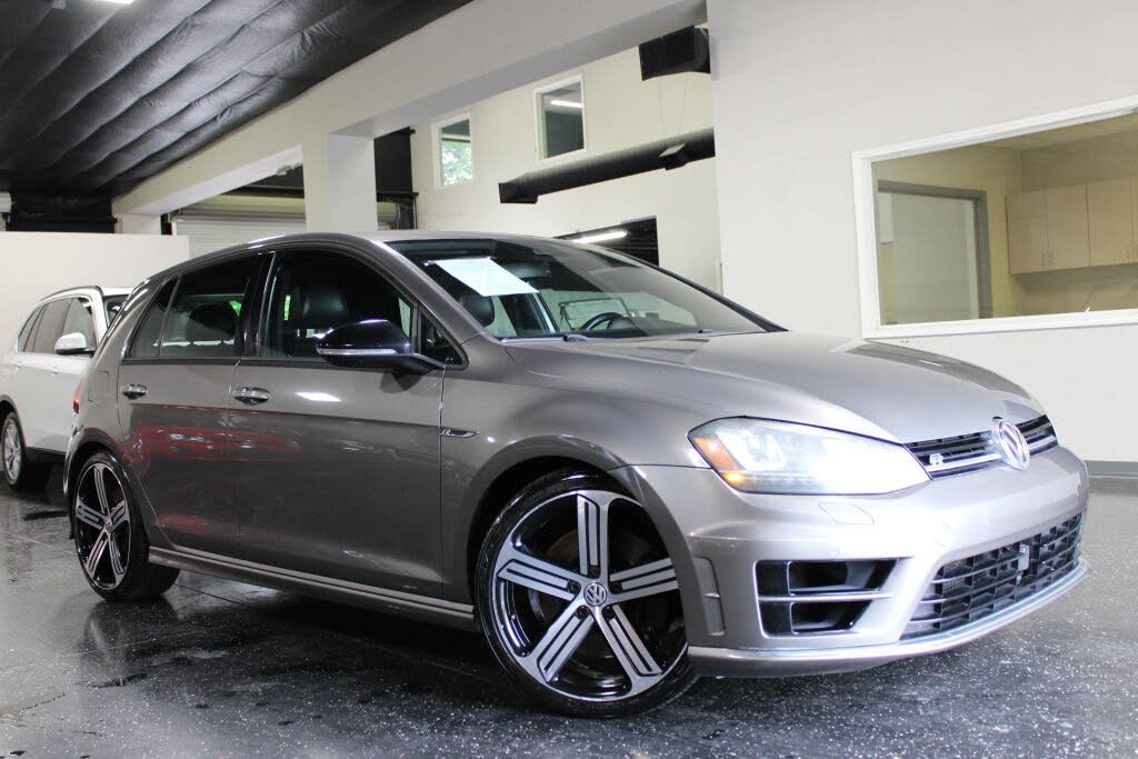 2016 Volkswagen Golf w/Dynamic Chassis Control and Navigation