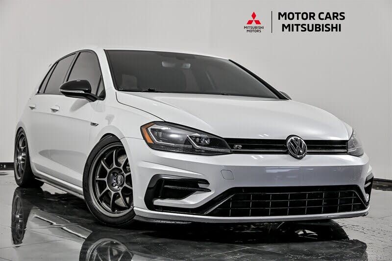2019 Volkswagen Golf 2.0T w/DCC and Navigation