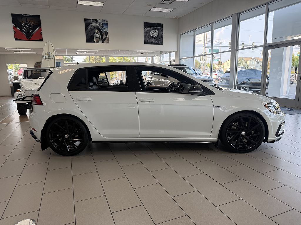 2019 Volkswagen Golf R 2.0T w/DCC & Navigation 4MOTION