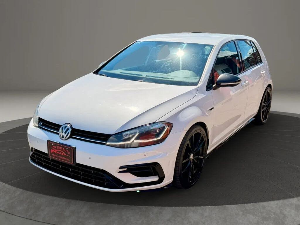 2019 Volkswagen Golf 2.0T w/DCC and Navigation