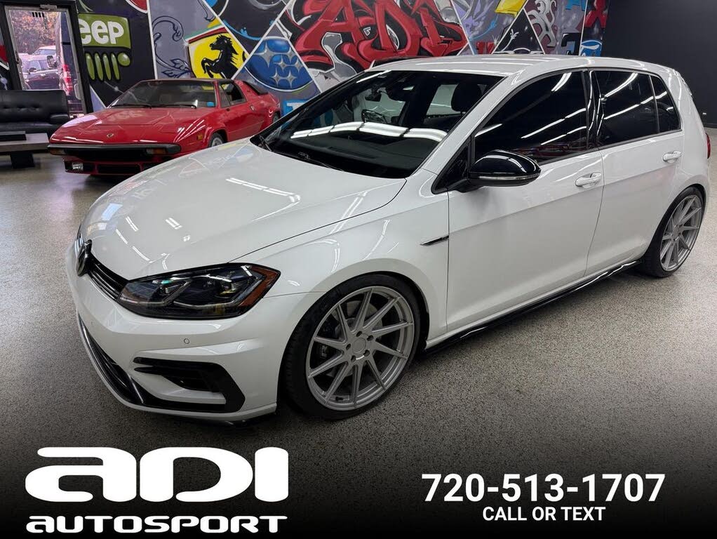 2019 Volkswagen Golf R 2.0T w/DCC and Navigation