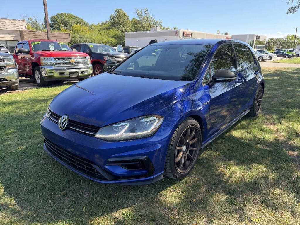 2019 Volkswagen Golf R 2.0T w/DCC and Navigation