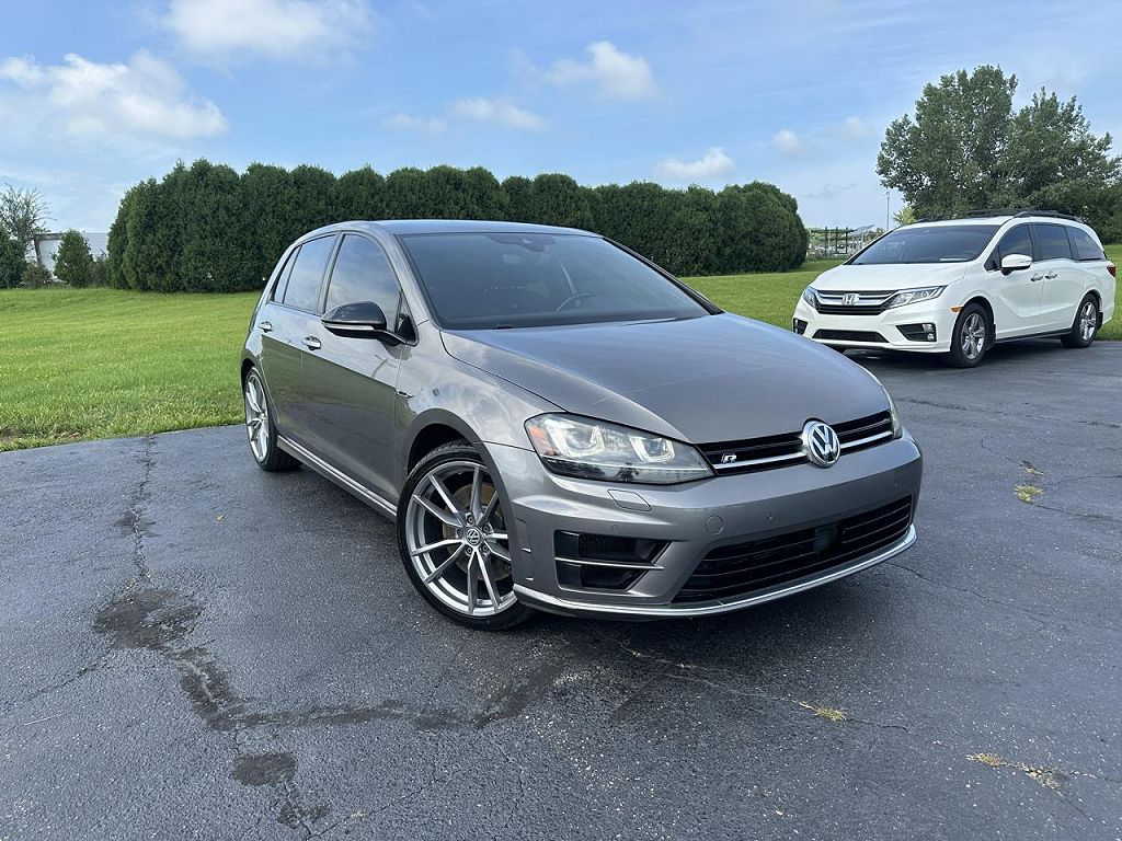 2017 Volkswagen Golf w/DCC and Navigation