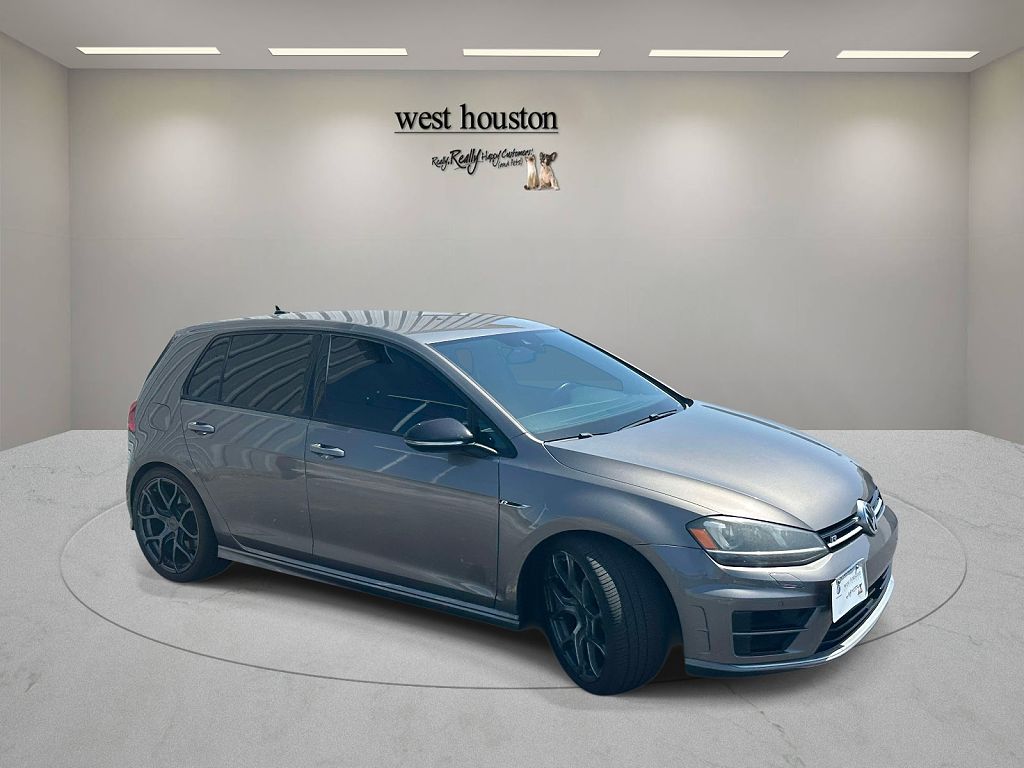2017 Volkswagen Golf w/DCC and Navigation