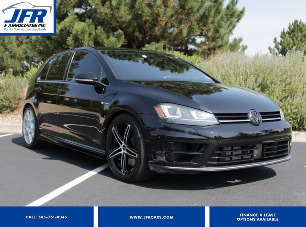 2017 Volkswagen Golf w/DCC and Navigation