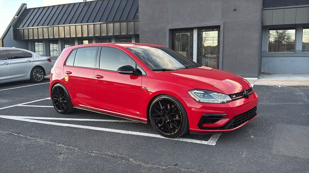 2018 Volkswagen Golf 2.0T w/DCC and Navigation
