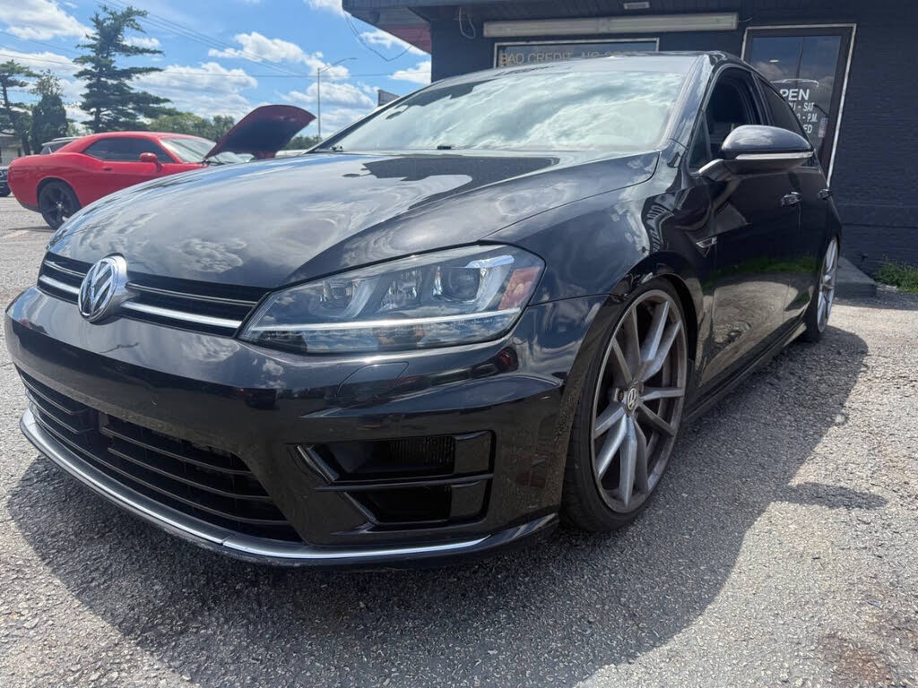 2017 Volkswagen Golf R w/DCC and Navigation