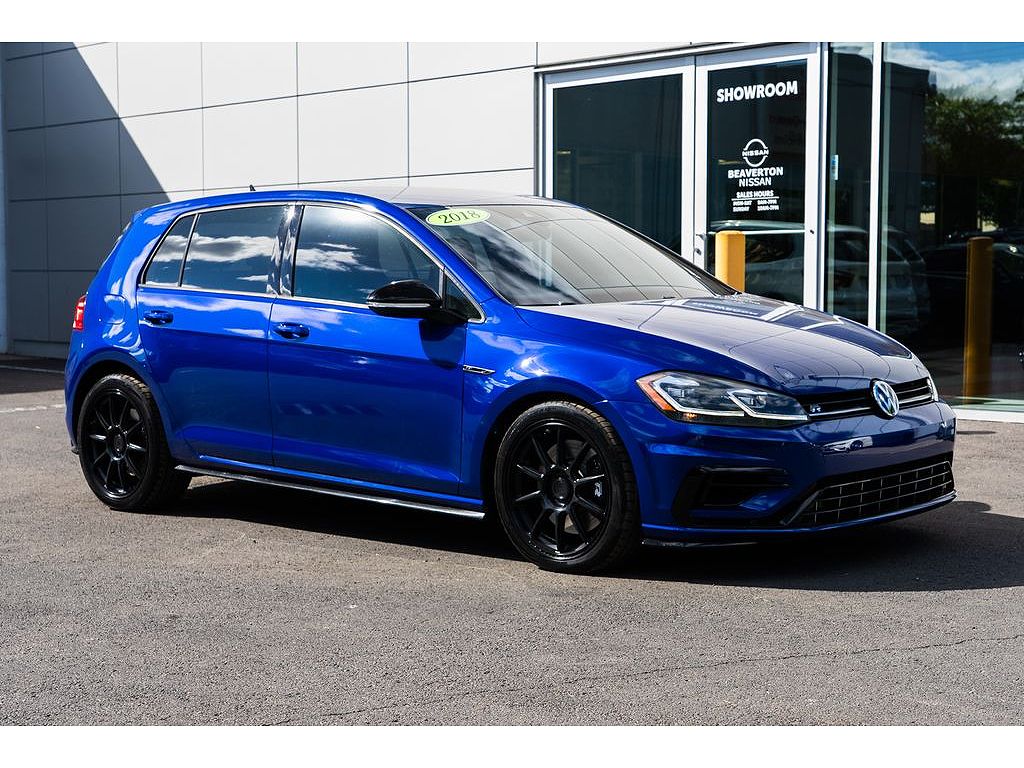 2018 Volkswagen Golf 2.0T w/DCC and Navigation