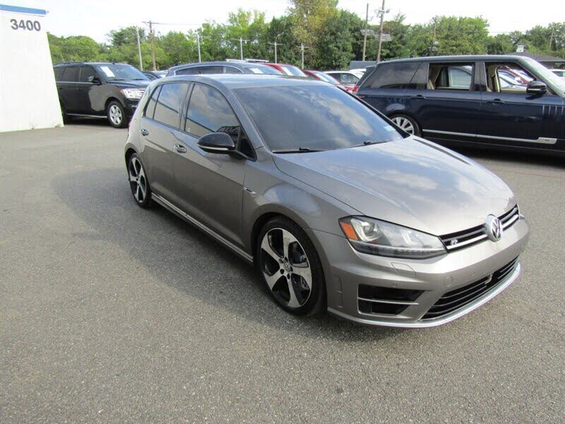 2017 Volkswagen Golf w/DCC and Navigation