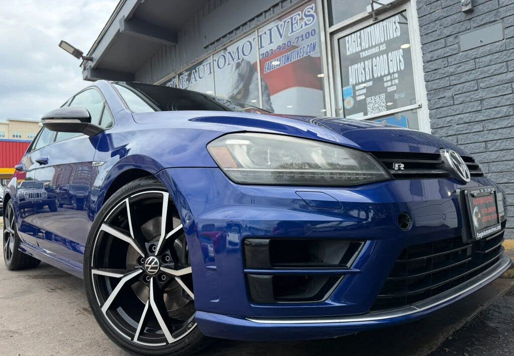 2017 Volkswagen Golf R w/DCC and Navigation