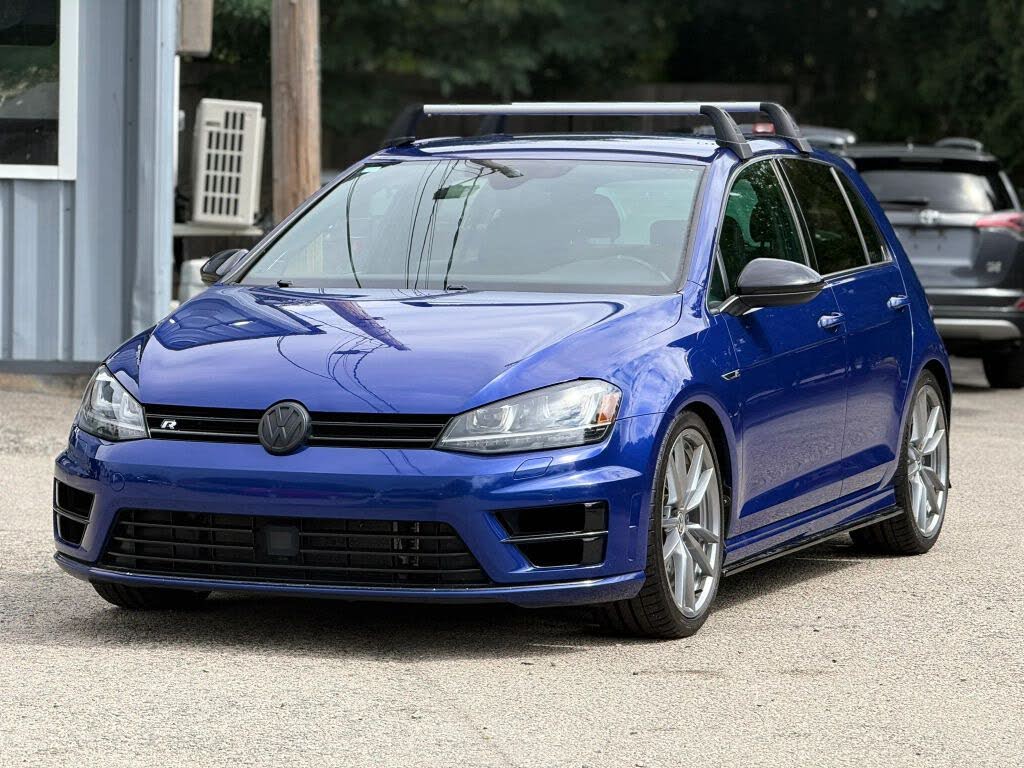 2017 Volkswagen Golf w/DCC and Navigation