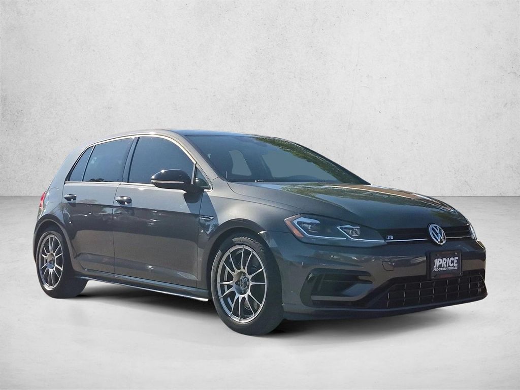 2018 Volkswagen Golf R 2.0T w/DCC and Navigation
