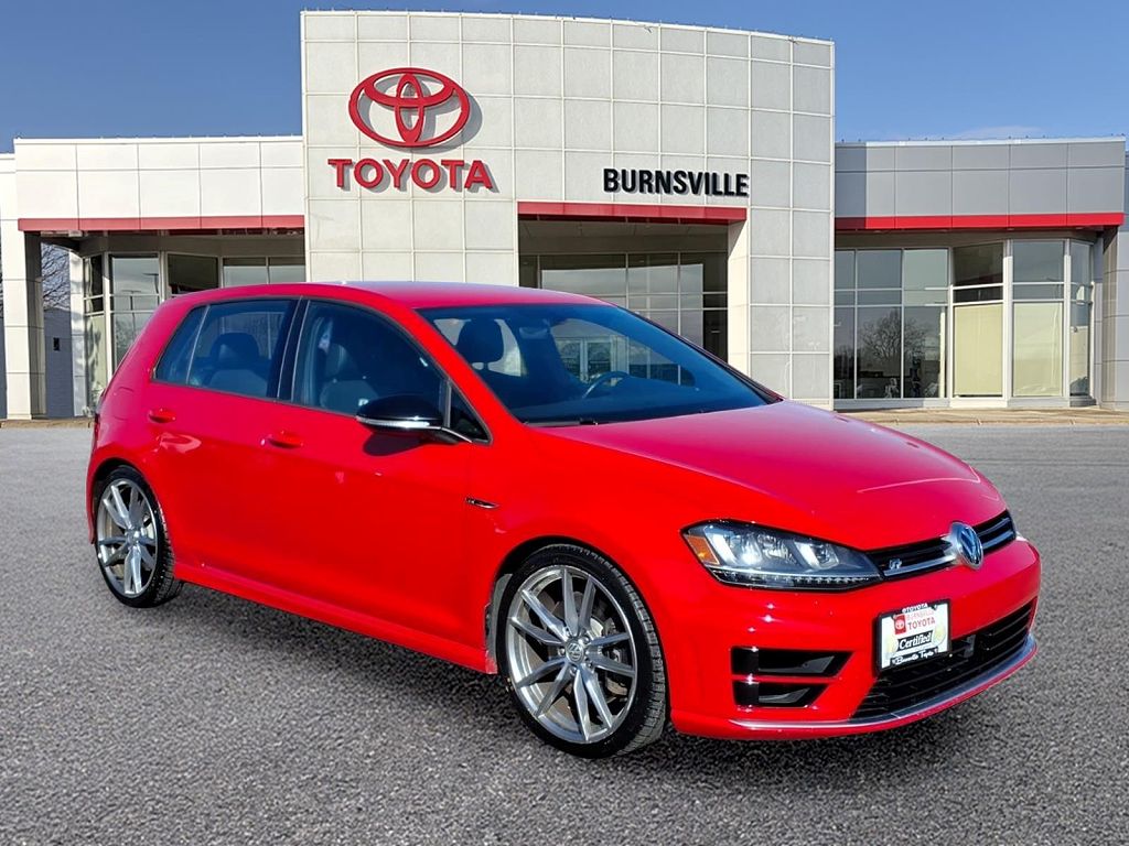 2017 Volkswagen Golf w/DCC and Navigation