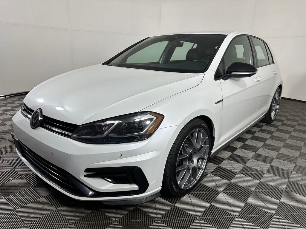2018 Volkswagen Golf 2.0T w/DCC and Navigation