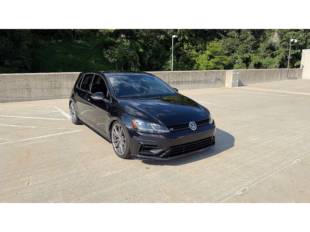 2018 Volkswagen Golf R 2.0T w/DCC and Navigation