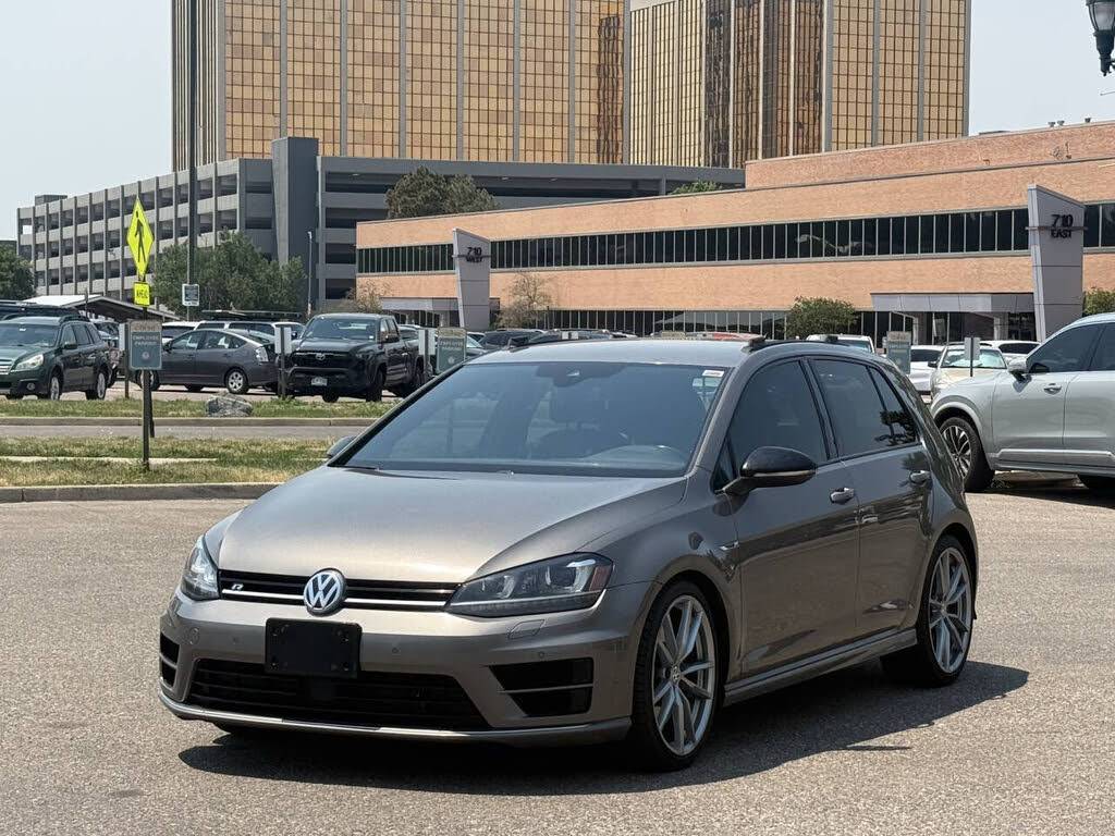 2017 Volkswagen Golf R w/DCC and Navigation