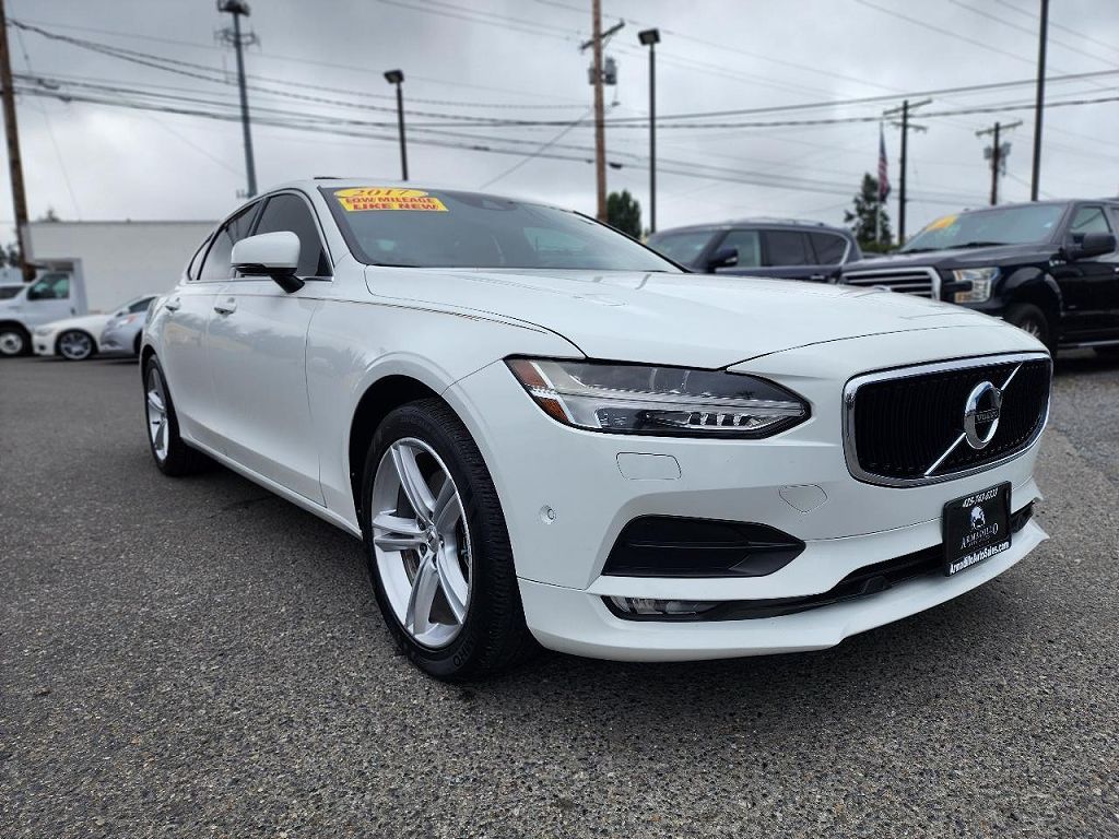 2017 Volvo S90 T5 Momentum