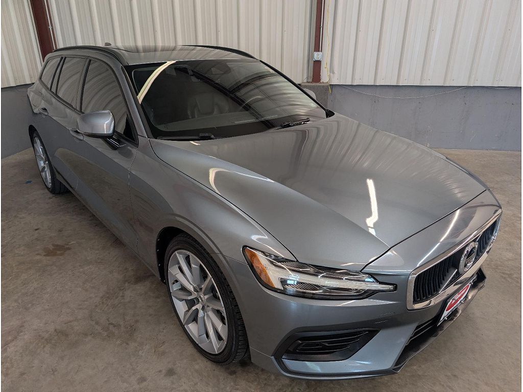 2020 Volvo V60 T5 Momentum