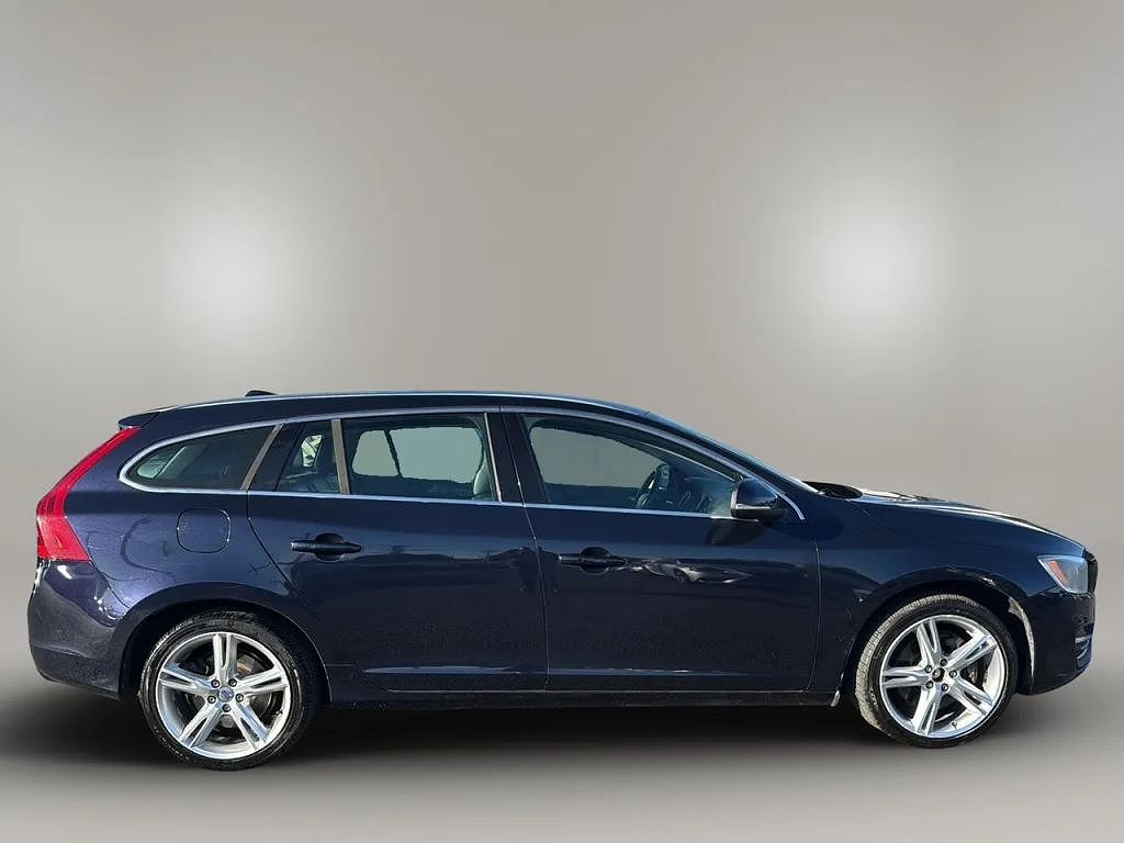2016 Volvo V60 T5 Platinum